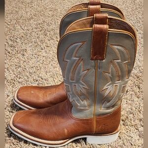 Men's Brown and Gray Western Boots